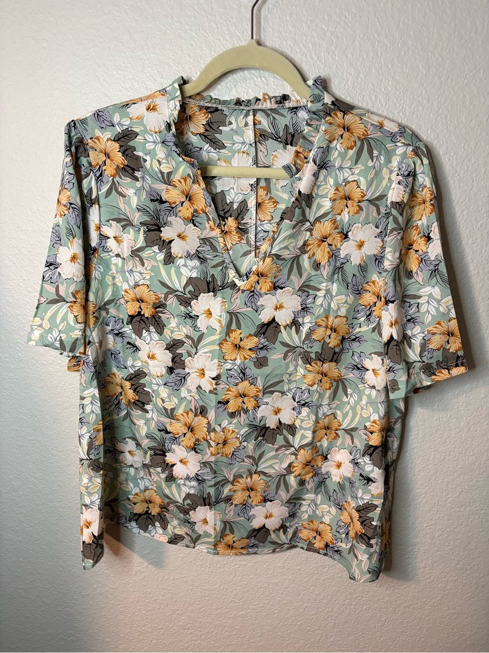 SHEIN Mint Green Floral V-Neck Blouse with Yellow & White Flowers